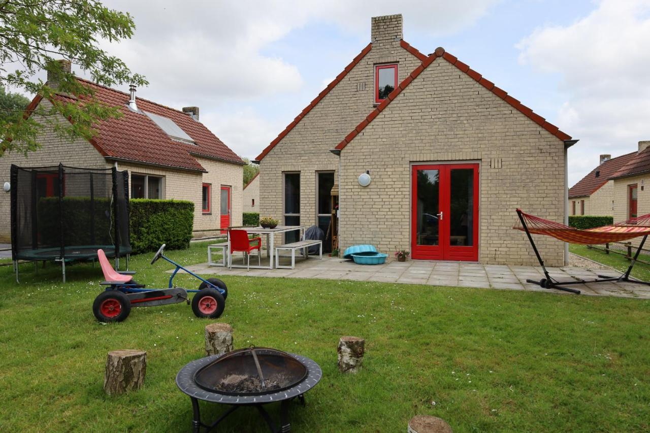 7 Person House With Garden, Firepit, Swimming Lake, Hammock, Child Friendly, In- And Outside Playground, Slide, And Great Coffee Ewijk Exterior foto