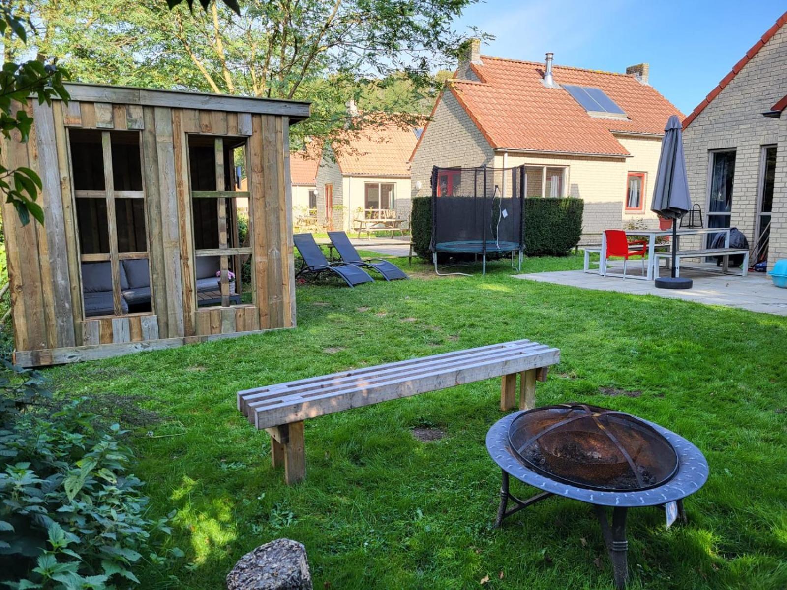 7 Person House With Garden, Firepit, Swimming Lake, Hammock, Child Friendly, In- And Outside Playground, Slide, And Great Coffee Ewijk Exterior foto